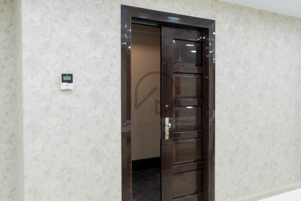 اجرای درب ریلی مخفی پروژه انجمن صنفی کارفرمایان پتروشیمی تهران واقع در ملاصدرا