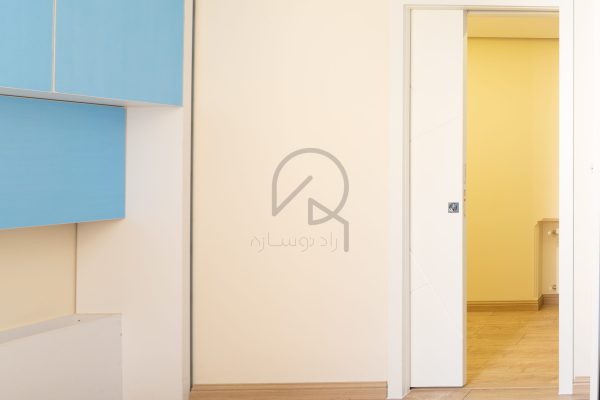 انواع درب ریلی و مزایا و معایب هرکدام