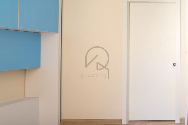 اجرای درب ریلی کشویی و روکار پروژه گل سرخی
