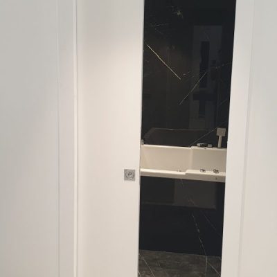اجرای درب مخفی کشویی پروژه بازسازی مهندس ظریفیان